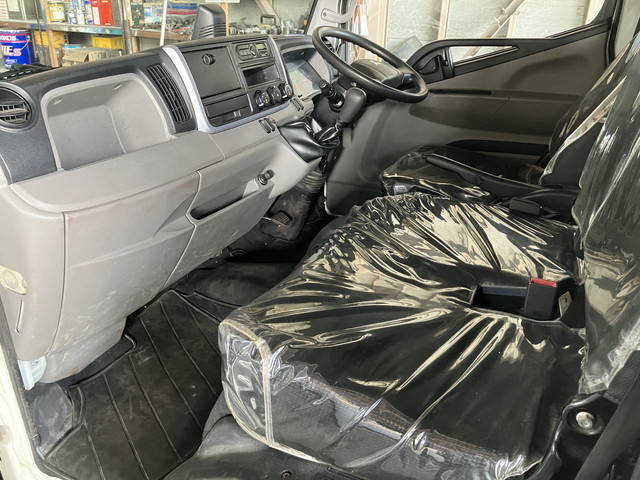 三菱ふそうキャンターダブルキャブ（Wキャブ）小型（2t・3t）[写真27]