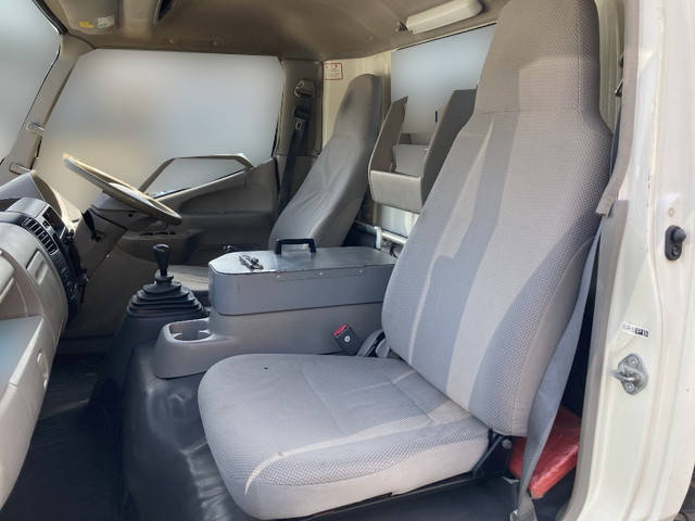 日野デュトロパネルバン小型（2t・3t）[写真13]