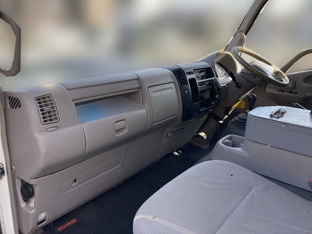 日野デュトロパネルバン小型（2t・3t）[写真15]