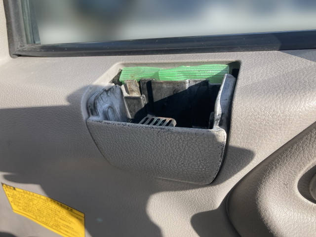 日野デュトロパネルバン小型（2t・3t）[写真20]