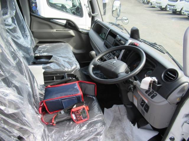 三菱ふそうキャンタークレーン4段小型（2t・3t）[写真15]