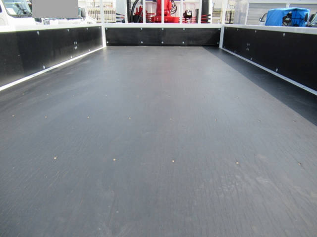 三菱ふそうキャンタークレーン4段小型（2t・3t）[写真05]