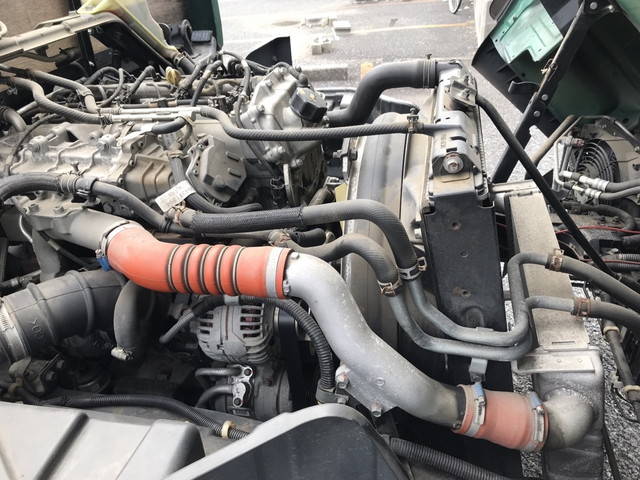 三菱ふそうキャンター平ボディ小型（2t・3t）[写真18]