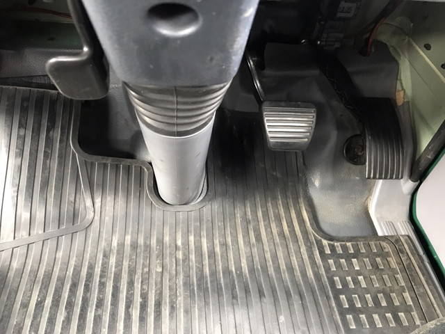 三菱ふそうキャンター平ボディ小型（2t・3t）[写真33]