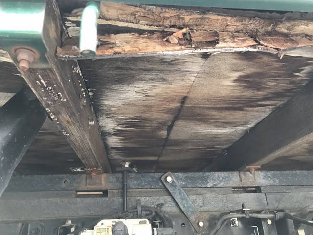 三菱ふそうキャンター平ボディ小型（2t・3t）[写真09]