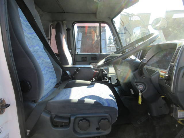 UDトラックスコンドルクレーン5段増トン（6t・8t）[写真22]