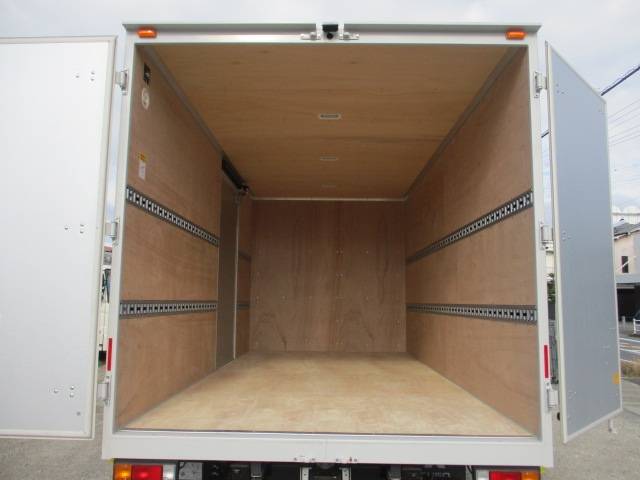 三菱ふそうキャンターアルミバン小型（2t・3t）[写真12]