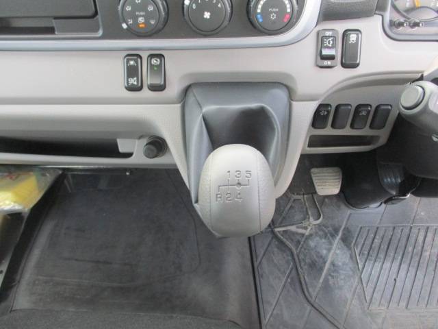 三菱ふそうキャンターアルミバン小型（2t・3t）[写真18]