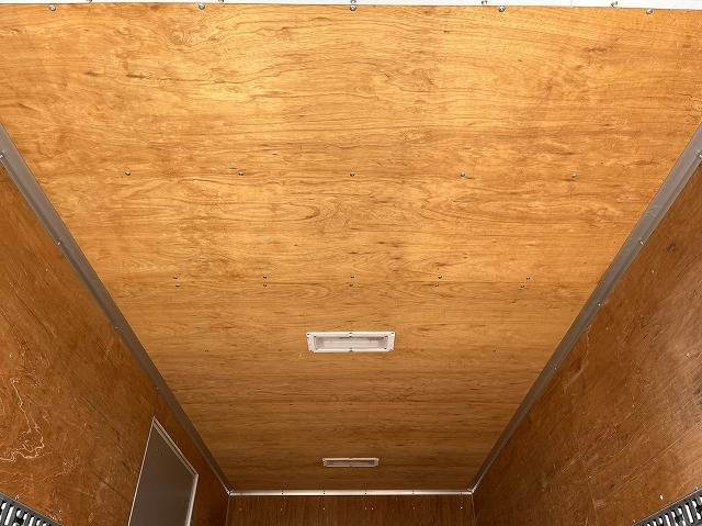 三菱ふそうキャンターアルミバン小型（2t・3t）[写真15]