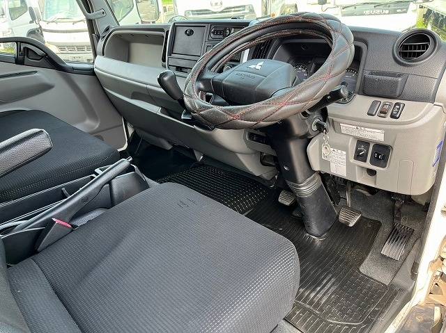 三菱ふそうキャンターアルミバン小型（2t・3t）[写真20]