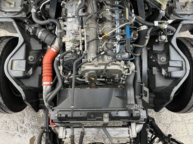 三菱ふそうキャンターアルミバン小型（2t・3t）[写真32]