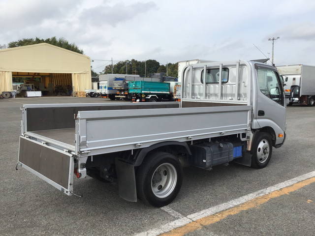トヨタトヨエース平ボディ小型（2t・3t）[写真13]