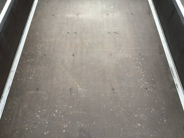 トヨタトヨエース平ボディ小型（2t・3t）[写真15]