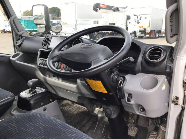 トヨタトヨエース平ボディ小型（2t・3t）[写真34]