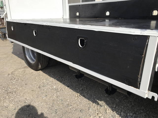 三菱ふそうキャンター平ボディ小型（2t・3t）[写真12]