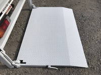 三菱ふそうキャンター平ボディ小型（2t・3t）[写真15]