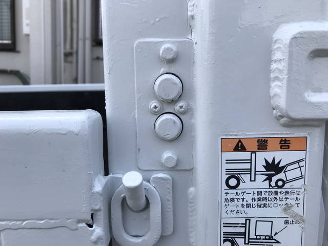 三菱ふそうキャンター平ボディ小型（2t・3t）[写真16]