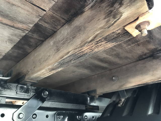 三菱ふそうキャンター平ボディ小型（2t・3t）[写真22]