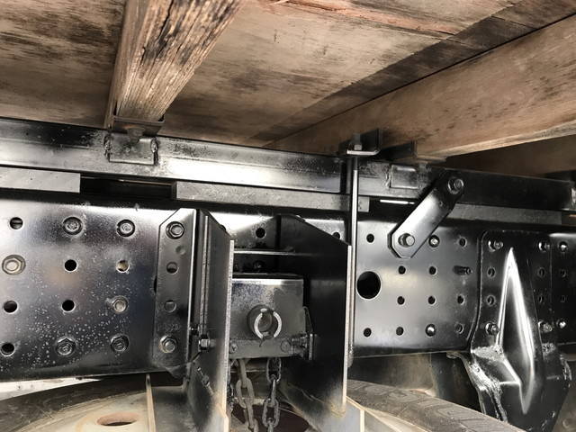 三菱ふそうキャンター平ボディ小型（2t・3t）[写真23]