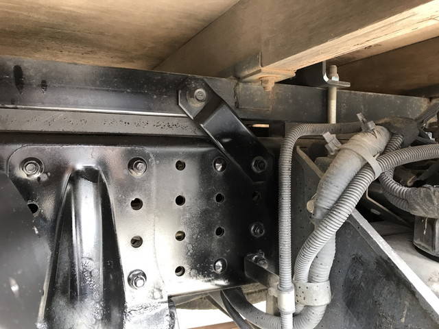 三菱ふそうキャンター平ボディ小型（2t・3t）[写真25]