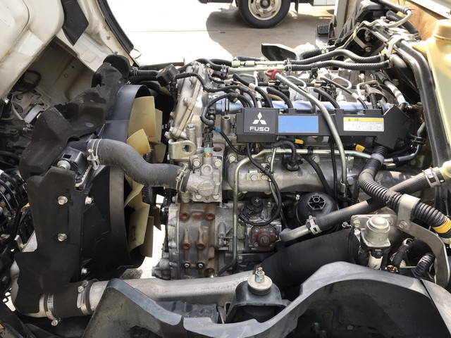 三菱ふそうキャンター平ボディ小型（2t・3t）[写真28]