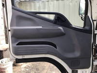 三菱ふそうキャンター平ボディ小型（2t・3t）[写真31]