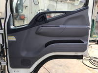 三菱ふそうキャンター平ボディ小型（2t・3t）[写真32]