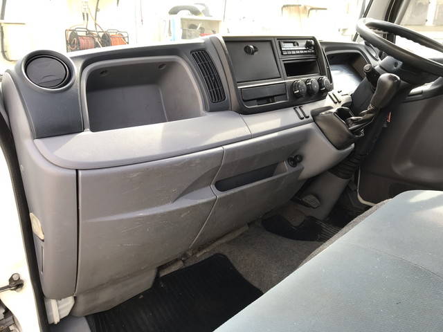 三菱ふそうキャンター平ボディ小型（2t・3t）[写真33]