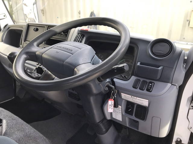三菱ふそうキャンター平ボディ小型（2t・3t）[写真36]