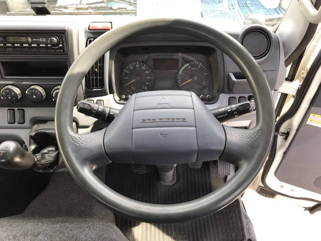 三菱ふそうキャンター平ボディ小型（2t・3t）[写真37]