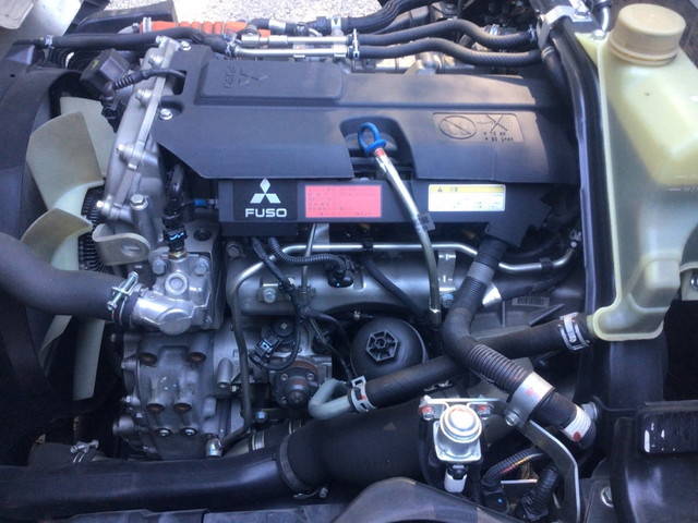 三菱ふそうキャンター平ボディ小型（2t・3t）[写真18]