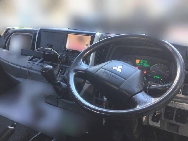 三菱ふそうキャンター平ボディ小型（2t・3t）[写真23]