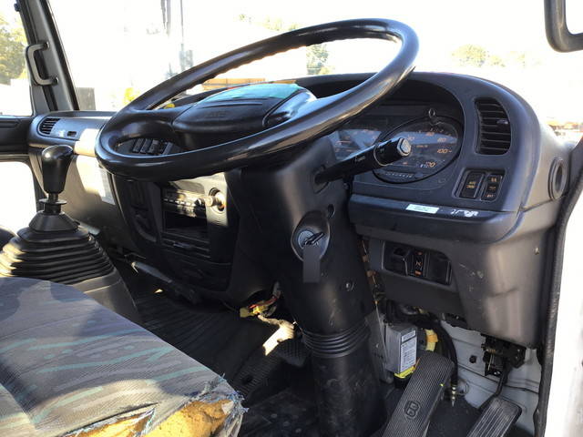 いすゞフォワードセルフクレーン4段増トン（6t・8t）[写真34]