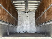 いすゞギガアルミウイング大型（10t）[写真12]