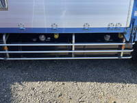 いすゞギガアルミウイング大型（10t）[写真16]