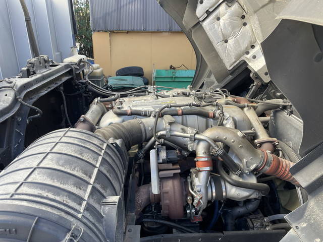 いすゞギガアルミウイング大型（10t）[写真23]