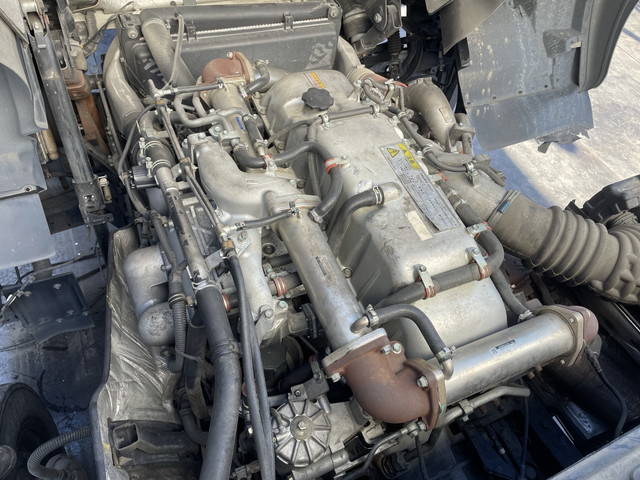 いすゞギガアルミウイング大型（10t）[写真24]