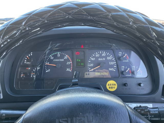 いすゞギガアルミウイング大型（10t）[写真35]