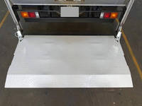 三菱ふそうキャンターアルミバン小型（2t・3t）[写真13]