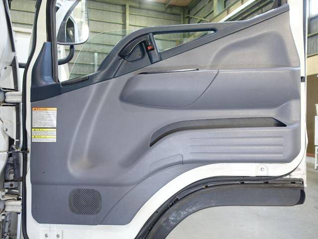 三菱ふそうキャンターアルミバン小型（2t・3t）[写真27]