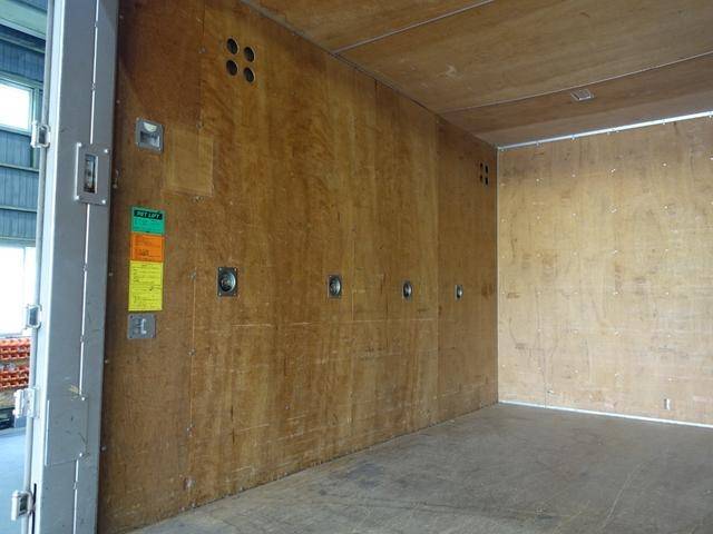 三菱ふそうキャンターアルミバン小型（2t・3t）[写真08]