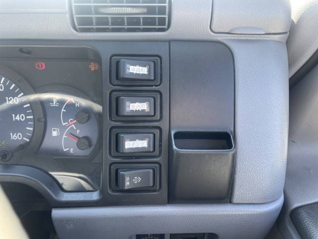 三菱ふそうキャンターアルミウイング小型（2t・3t）[写真32]