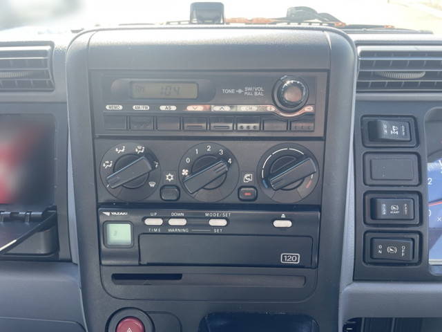 三菱ふそうキャンターアルミウイング小型（2t・3t）[写真33]