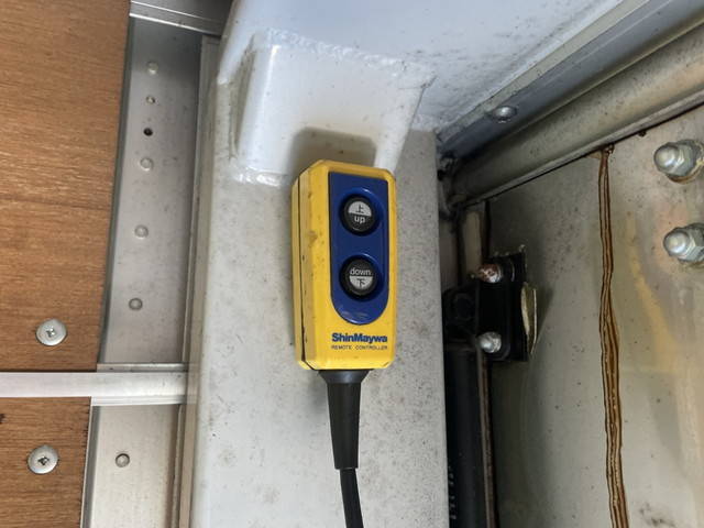 三菱ふそうキャンターアルミウイング小型（2t・3t）[写真08]