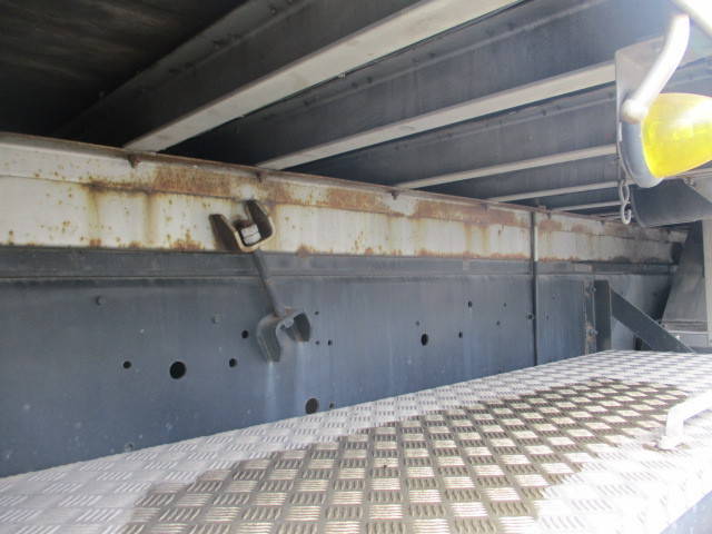 いすゞギガアルミブロック大型（10t）[写真12]