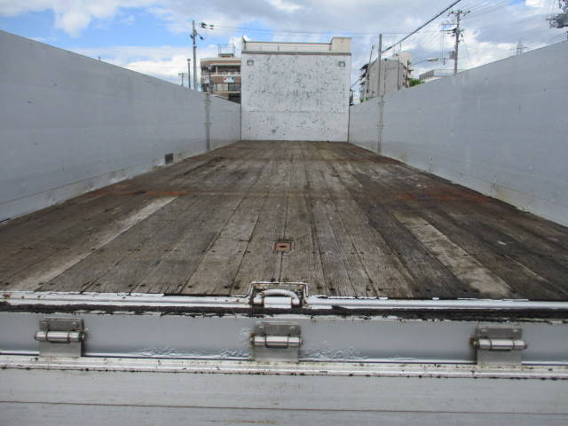 いすゞギガアルミブロック大型（10t）[写真15]