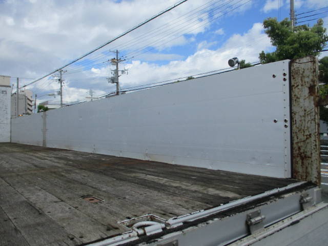 いすゞギガアルミブロック大型（10t）[写真16]