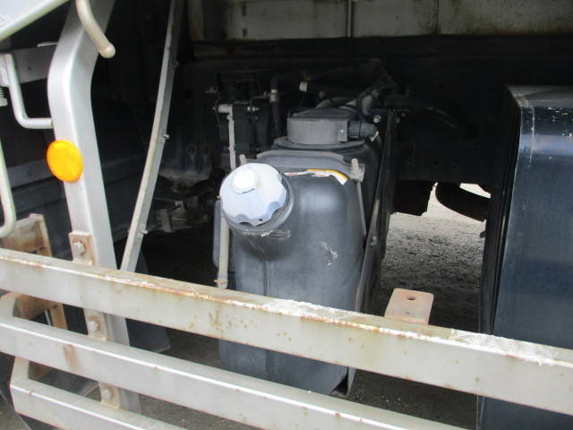 いすゞギガアルミブロック大型（10t）[写真08]