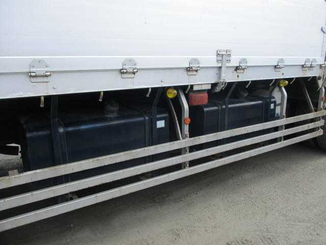 いすゞギガアルミブロック大型（10t）[写真09]