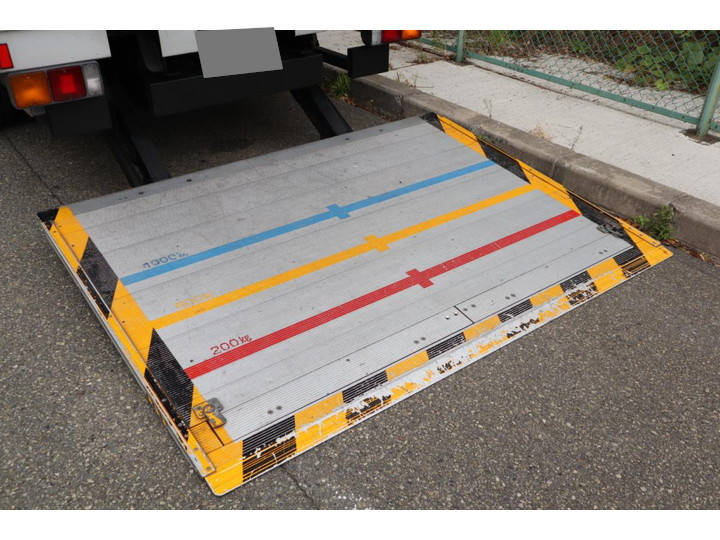 マツダタイタンアルミバン小型（2t・3t）[写真33]